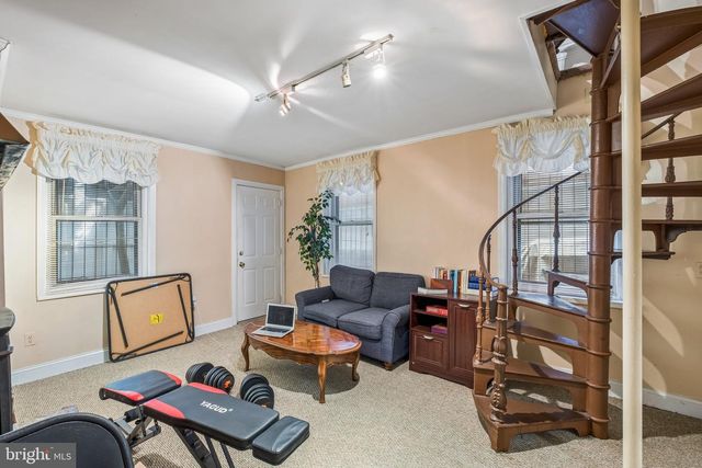2217 LOCUST ST, Philadelphia, PA 19103
