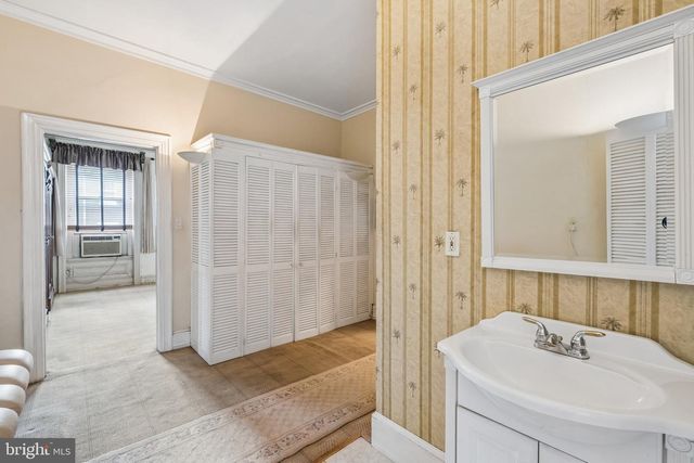 2217 LOCUST ST, Philadelphia, PA 19103
