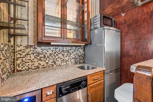 2217 LOCUST ST, Philadelphia, PA 19103