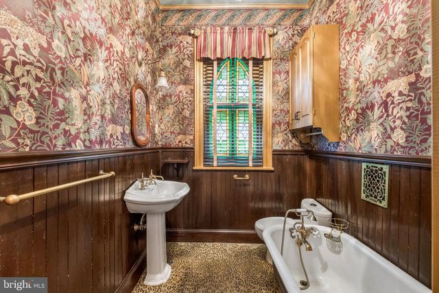 2217 LOCUST ST, Philadelphia, PA 19103
