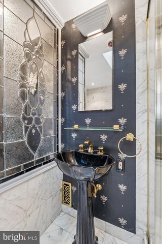 2217 LOCUST ST, Philadelphia, PA 19103