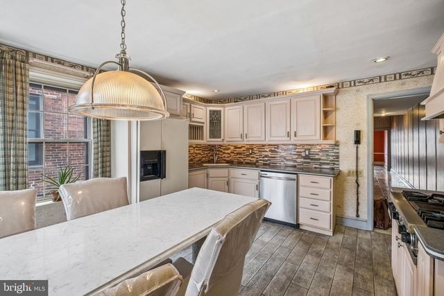 2217 LOCUST ST, Philadelphia, PA 19103