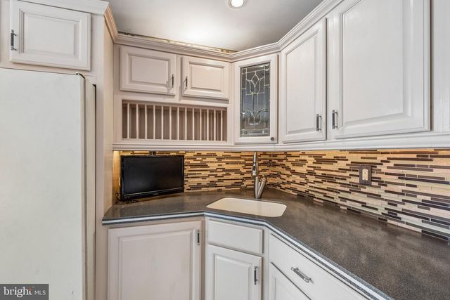 2217 LOCUST ST, Philadelphia, PA 19103