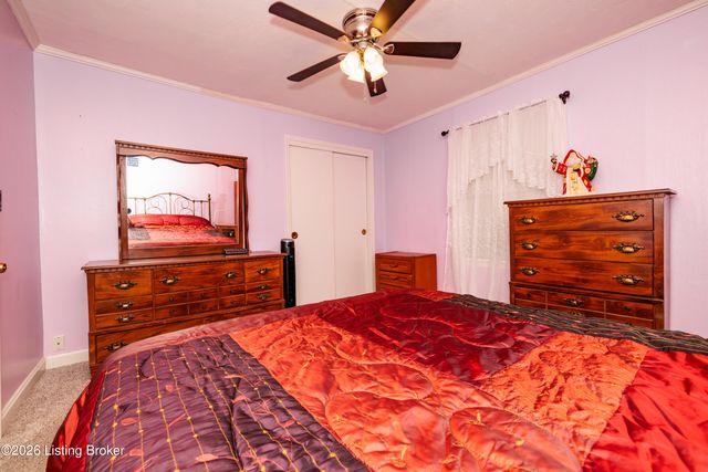 828 W Elm Rd, Radcliff, KY 40160