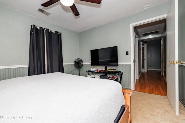 828 W Elm Rd, Radcliff, KY 40160