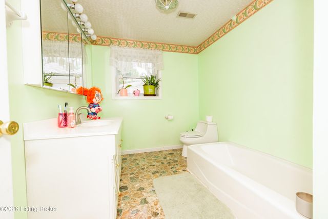 828 W Elm Rd, Radcliff, KY 40160