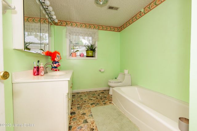 828 W Elm Rd, Radcliff, KY 40160