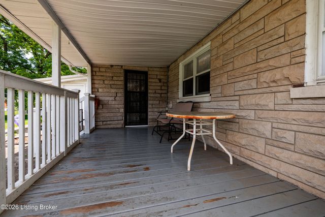 828 W Elm Rd, Radcliff, KY 40160