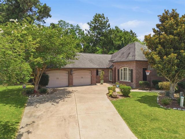 901 N Yorkshire Circle, Lake Charles, LA 70605