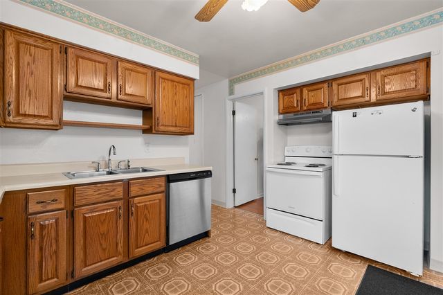 5452 Lucerne Avenue, Kalamazoo, MI 49048