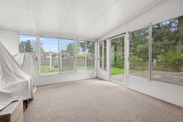 5452 Lucerne Avenue, Kalamazoo, MI 49048