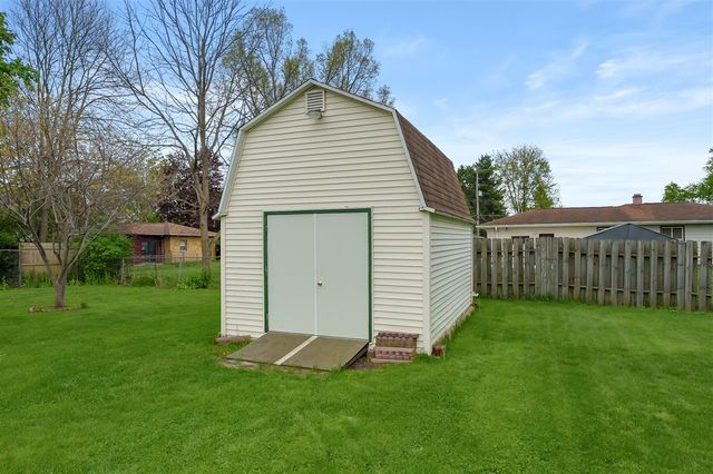 5452 Lucerne Avenue, Kalamazoo, MI 49048