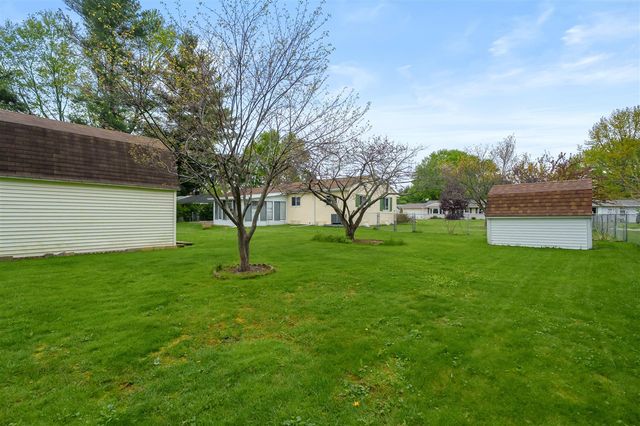 5452 Lucerne Avenue, Kalamazoo, MI 49048