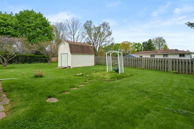 5452 Lucerne Avenue, Kalamazoo, MI 49048