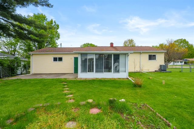 5452 Lucerne Avenue, Kalamazoo, MI 49048
