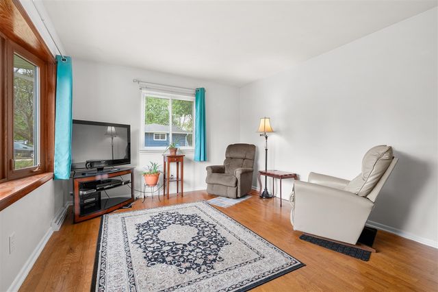 5452 Lucerne Avenue, Kalamazoo, MI 49048