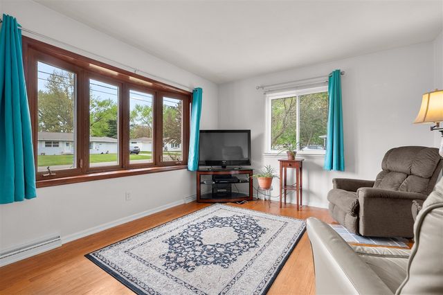 5452 Lucerne Avenue, Kalamazoo, MI 49048