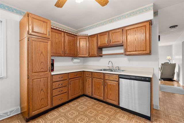 5452 Lucerne Avenue, Kalamazoo, MI 49048