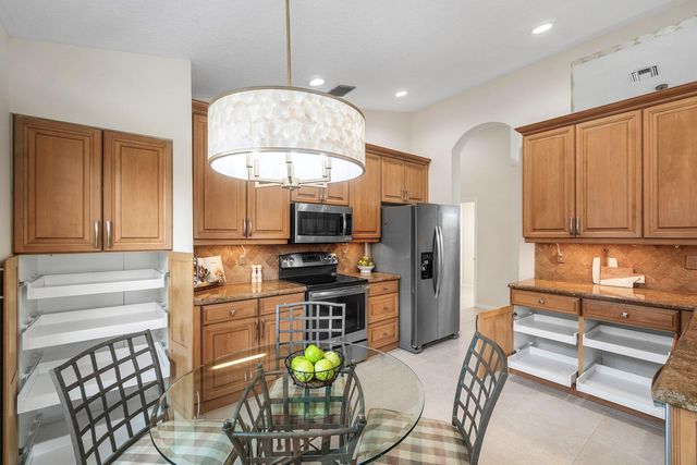 6600 Sherbrook Drive, Boynton Beach, FL 33437