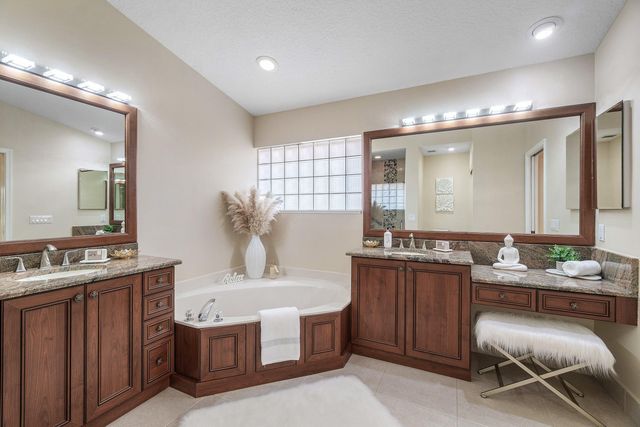 6600 Sherbrook Drive, Boynton Beach, FL 33437