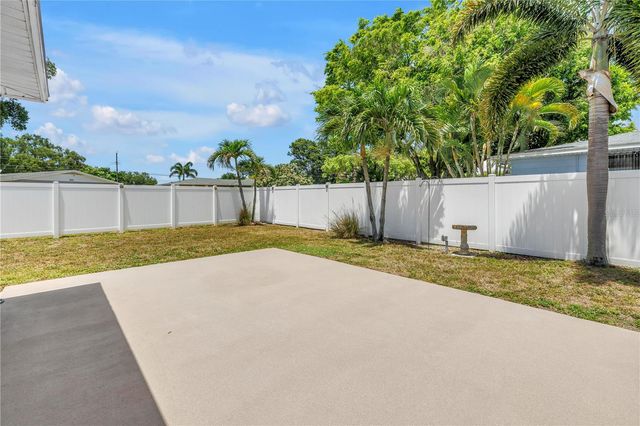 2375 37TH STREET N, St Petersburg, FL 33713