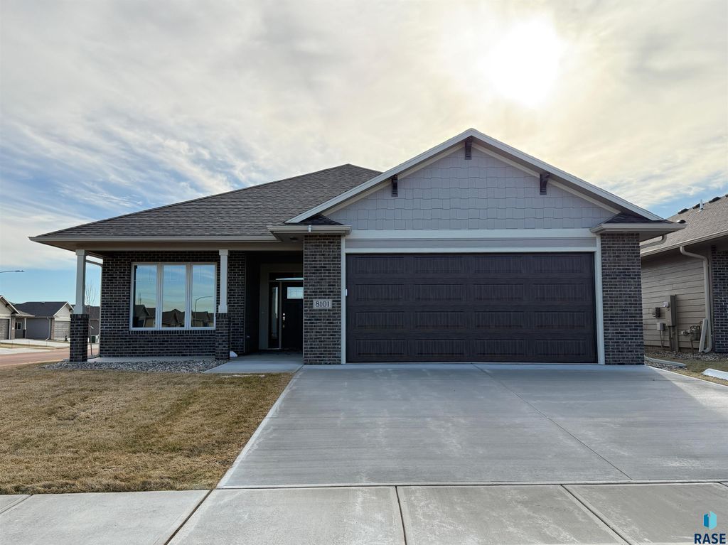 8101 W 24th St Street, Sioux Falls, SD 57106