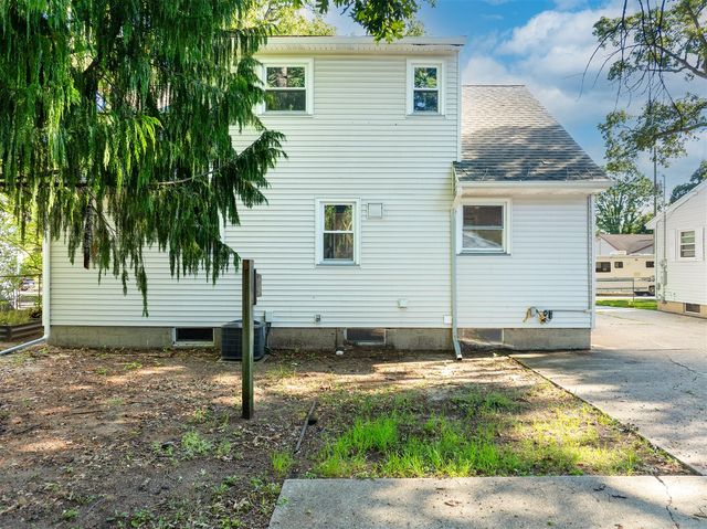 1450 Wesley Avenue, Muskegon, MI 49442