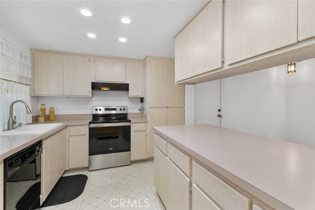 property-img