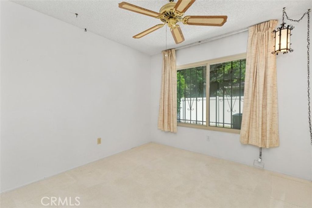 property-img