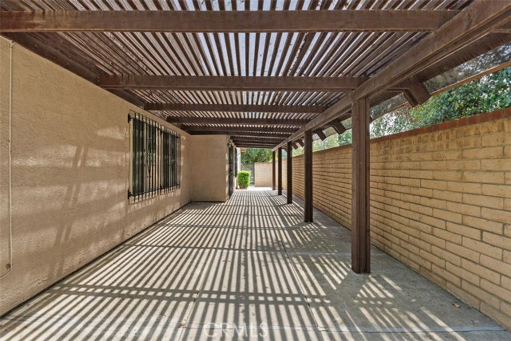 property-img