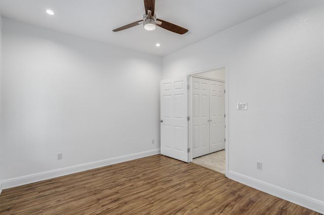 201 E 35th ST B, Austin, TX 78705