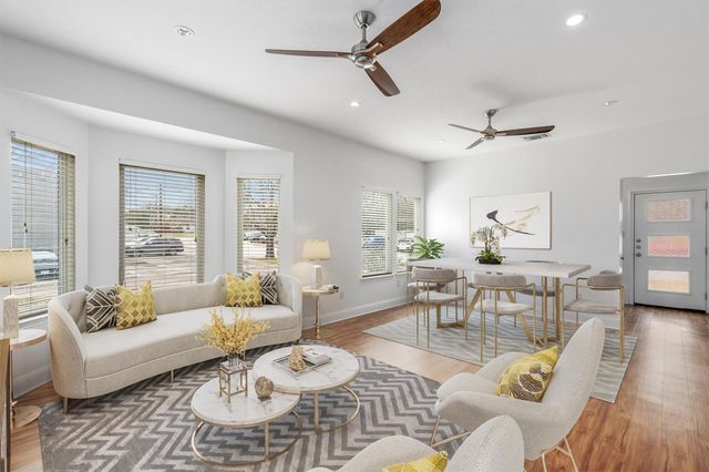 201 E 35th ST B, Austin, TX 78705