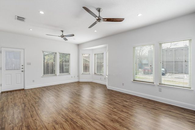 201 E 35th ST B, Austin, TX 78705