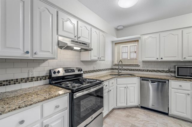 201 E 35th ST B, Austin, TX 78705