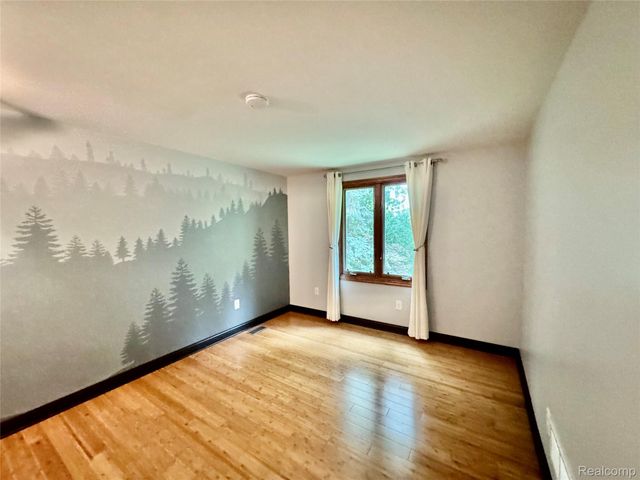 5160 Orchard Crest Drive, Troy, MI 48085