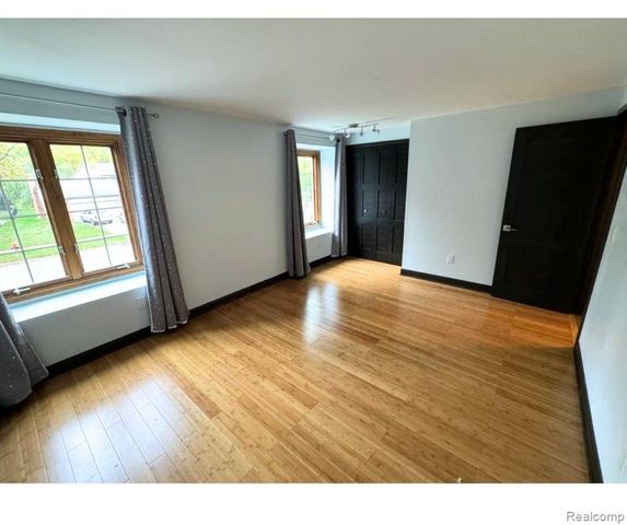 5160 Orchard Crest Drive, Troy, MI 48085