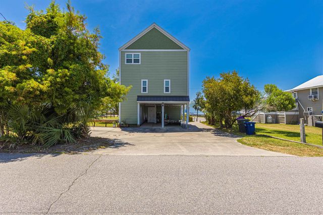 1511 Holly Dr., North Myrtle Beach, SC 29582
