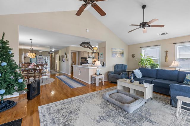 1511 Holly Dr., North Myrtle Beach, SC 29582