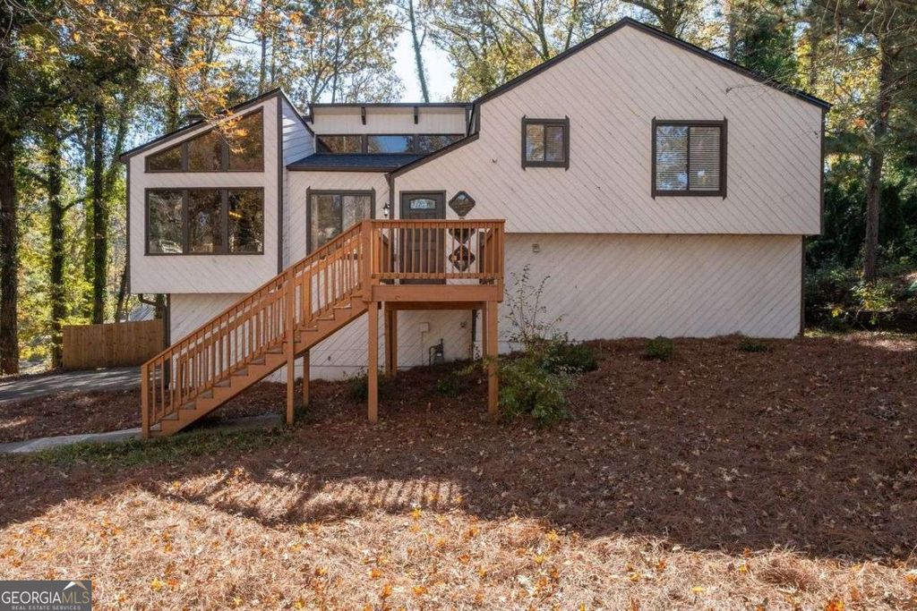 1718 CHRISTIE Drive NE, Marietta, GA 30066