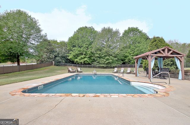 100 Wickham Drive, Tyrone, GA 30290