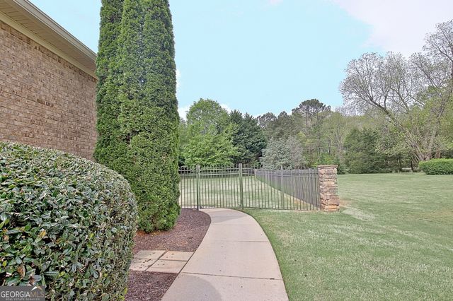 100 Wickham Drive, Tyrone, GA 30290
