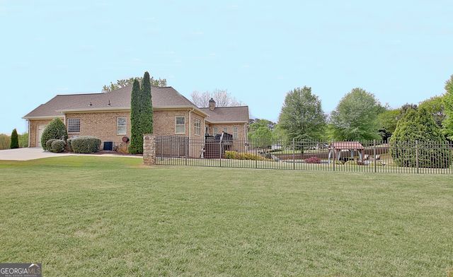 100 Wickham Drive, Tyrone, GA 30290