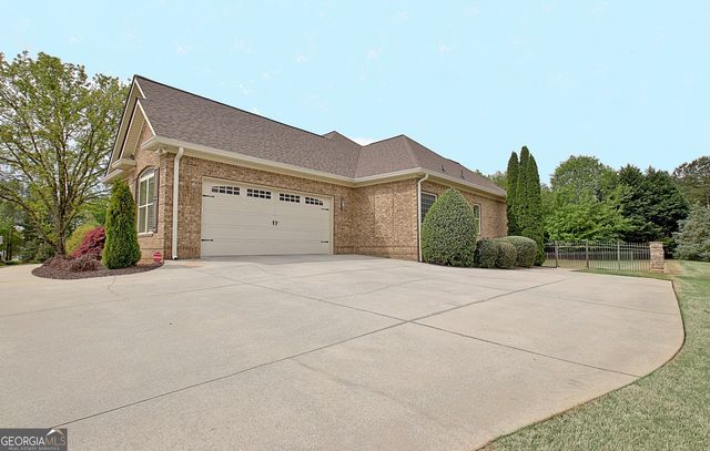 100 Wickham Drive, Tyrone, GA 30290