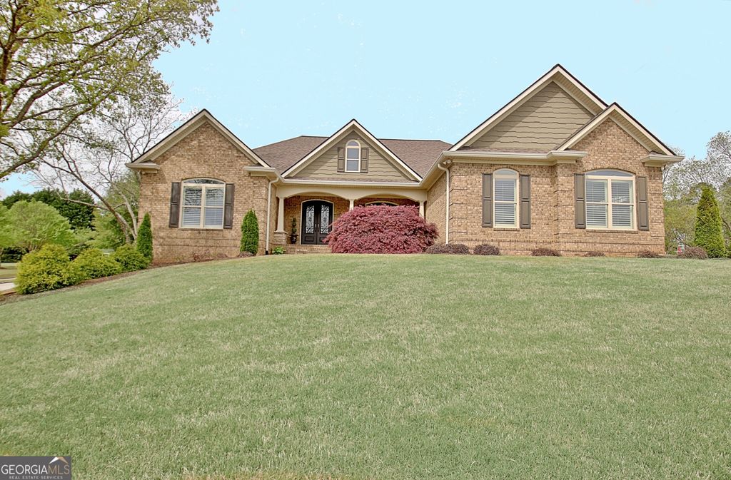 100 Wickham Drive, Tyrone, GA 30290