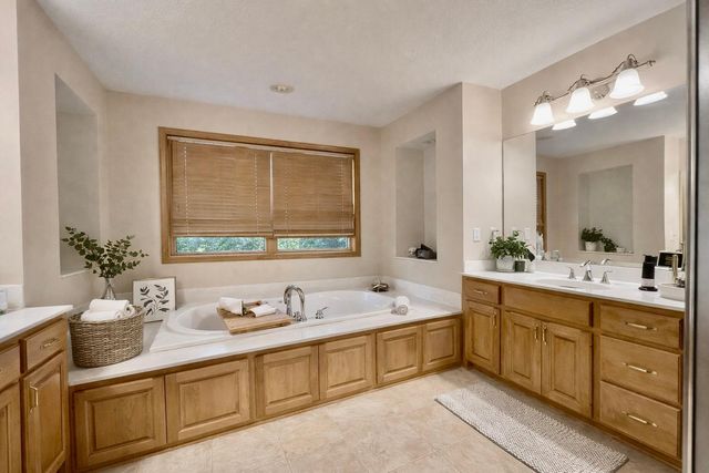 18412 Pathfinder Drive, Eden Prairie, MN 55347