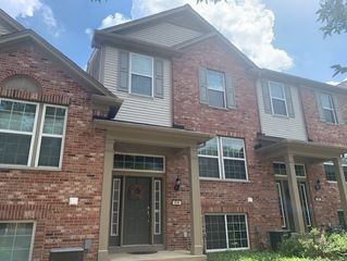 434 Valentine Way 44, Oswego, IL 60543