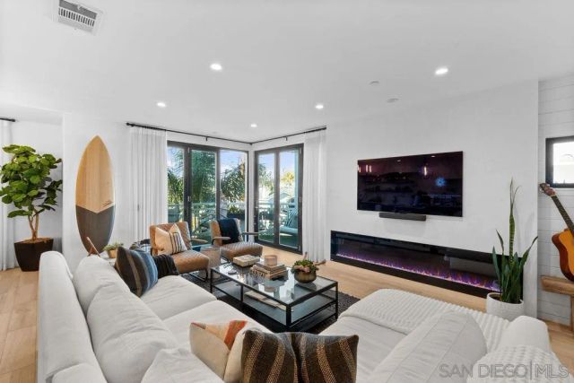 3301 Lincoln, Carlsbad, CA 92008