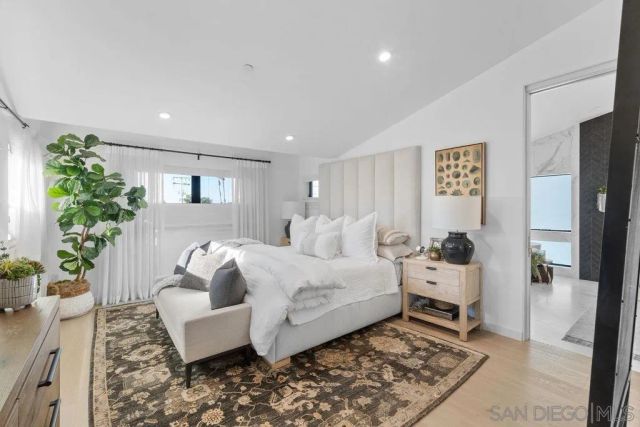 3301 Lincoln, Carlsbad, CA 92008