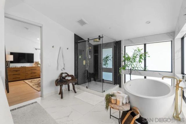3301 Lincoln, Carlsbad, CA 92008