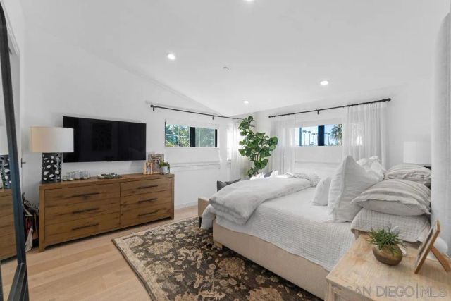 3301 Lincoln, Carlsbad, CA 92008